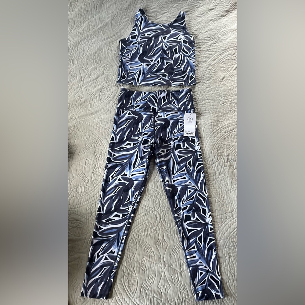 Cascade Collective Blue Black White Leaf-Print Leggings & Crop Tank Set
